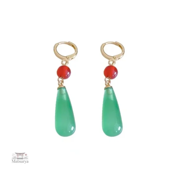 Bijoux japonais : boucles d'oreilles en jade élégant