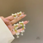 Boucles d'oreilles japonaises avec motif de muguet