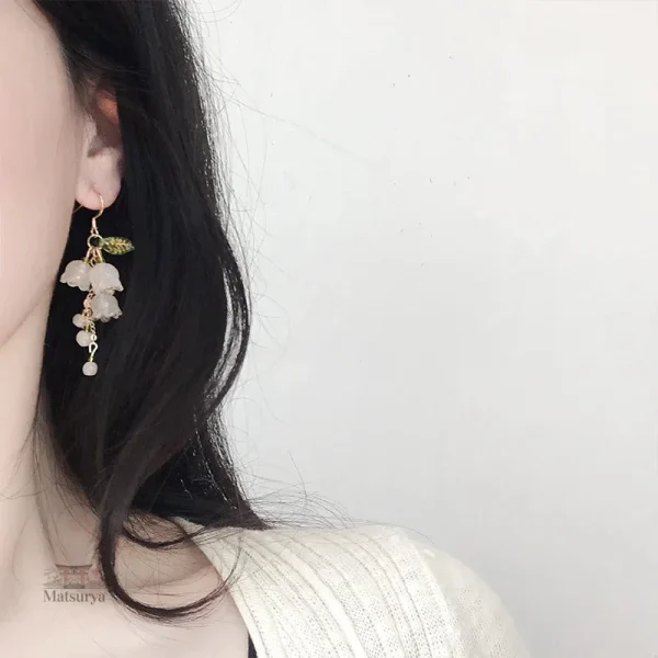 Boucles d'oreilles japonaises Fleur de muguet - vue 2