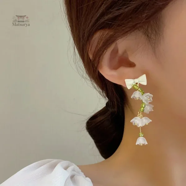 Boucles d'oreilles japonaises Fleur de muguet - vue 3