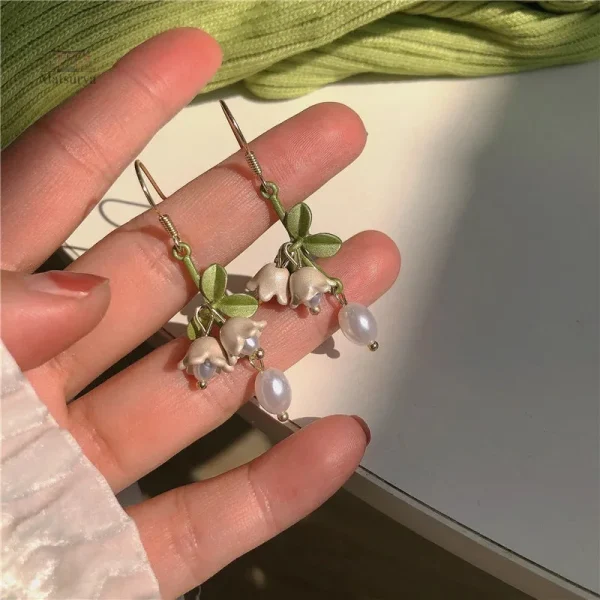 Boucles d'oreilles muguet pour un look délicat