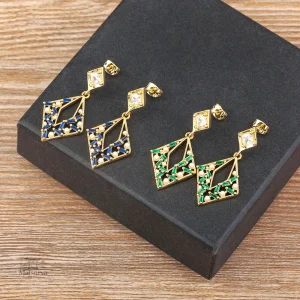 Boucles d'oreilles japonaises avec perles de zircon