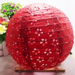 Boule japonaise rouge décorative