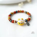 Accessoire japonais en forme de chat