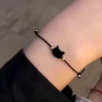 Bracelet pierre de lune, inspiration japonaise avec chat