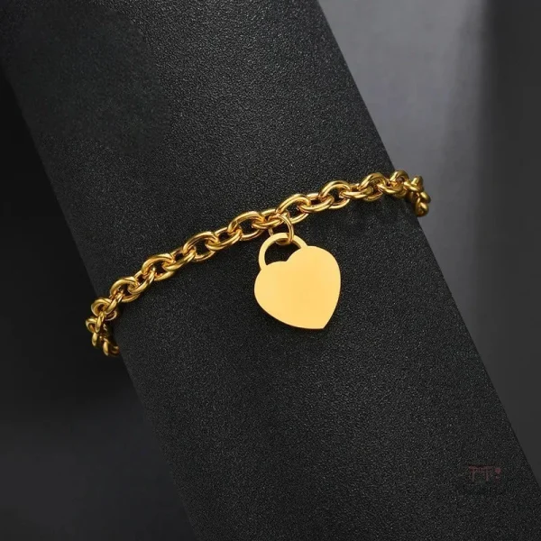 Design japonais : bracelet cœur personnalisé