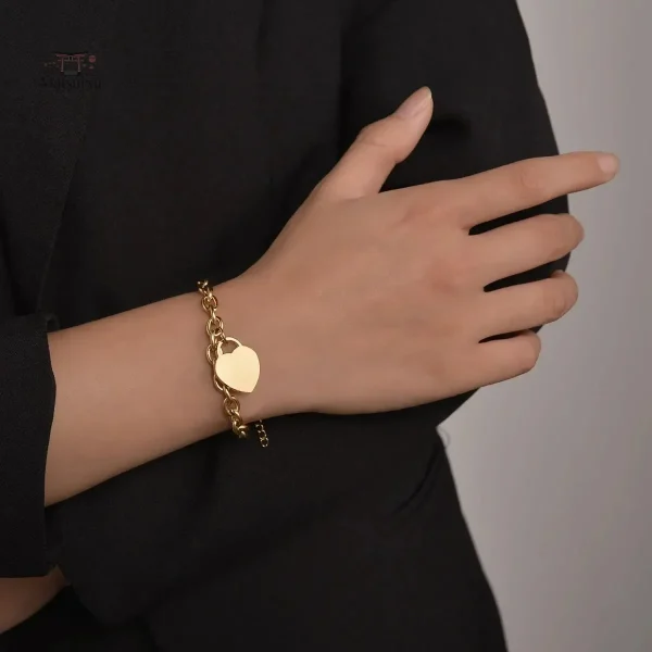 Bracelet élégant avec symbole de cœur