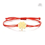 Élégant bracelet japonais avec détail trèfle