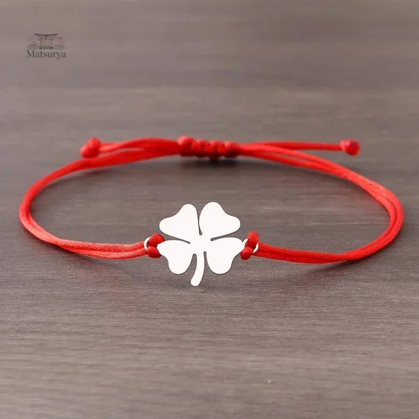 Bracelet à breloque trèfle, style japonais unique