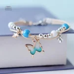 Bracelet design japonais avec motif de papillon