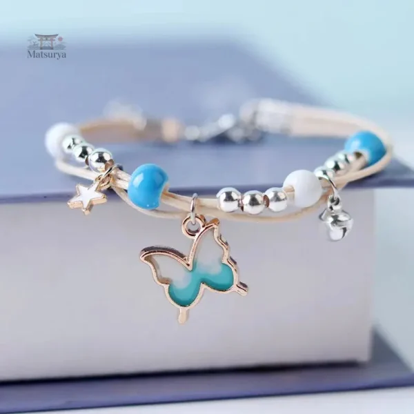 Bracelet design japonais avec motif de papillon