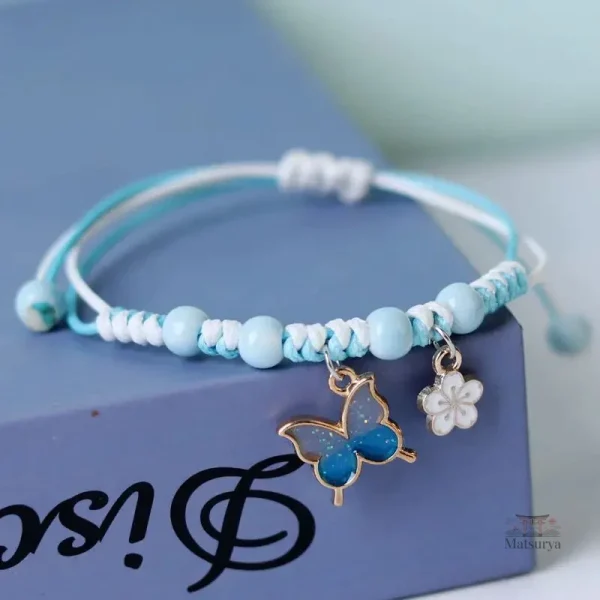 Bijou japonais en couleur avec motif papillon