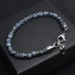 Bracelet perlé japonais en matériaux naturels