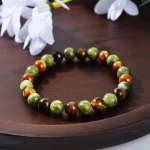 Bracelet perles d'opale vertes, design japonais élégant