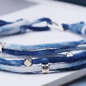 Bracelet Kumihimo japonais coloré et tressé
