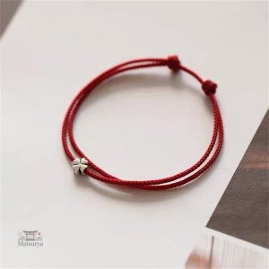 Bracelet Trèfle japonais avec cordon rouge