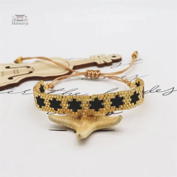 Bracelet stylé Miyuki, design étoilé