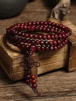 Bracelet traditionnel japonais en tissu coloré