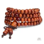 Bracelet japonais avec des symboles culturels distinctifs