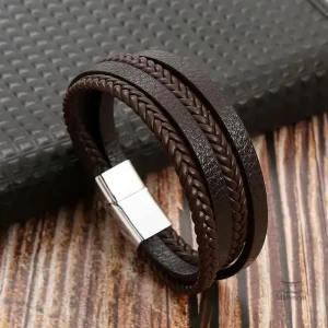 Accessoire de mode japonais : bracelet tressé élégant