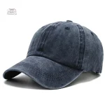 Casquette délavée, excellent choix pour un look urbain