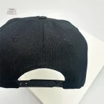 Casquette brodée au design japonais original