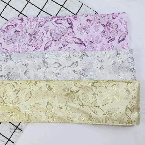 Ceinture à feuillages pour un look asiatique chic
