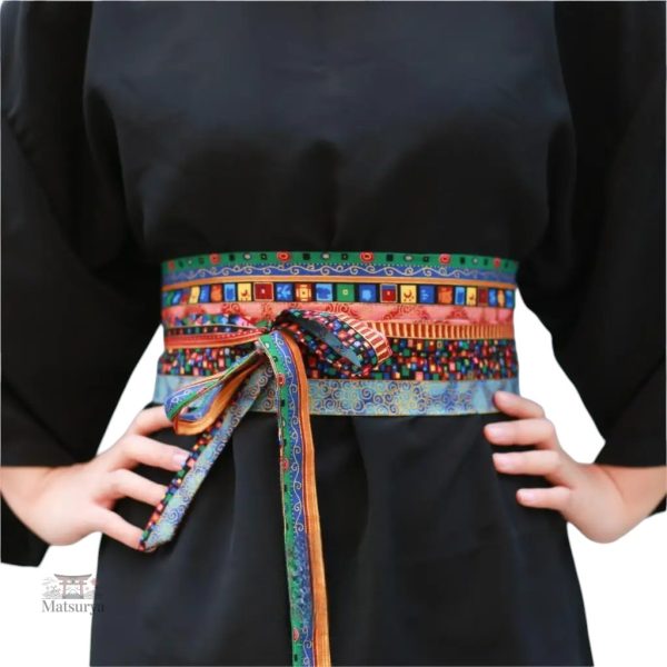Ceinture Obi traditionnelle aux motifs colorés