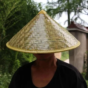 Chapeau de jardinier japonais traditionnel en paille
