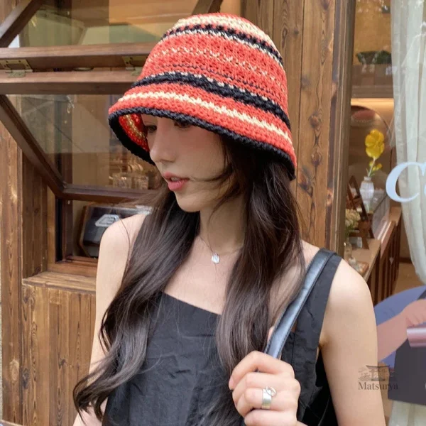 Chapeau tissé féminin d'inspiration japonaise