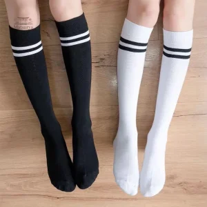 Chaussettes écolières au design japonais élégant