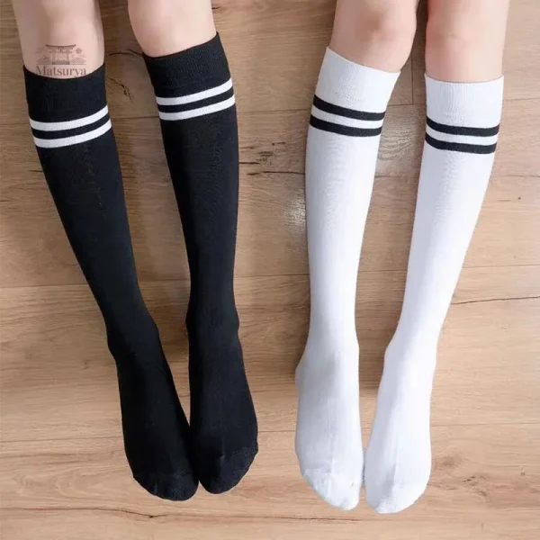 Chaussettes écolières au design japonais élégant