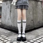 Chaussettes japonaises pour un look scolaire tendance