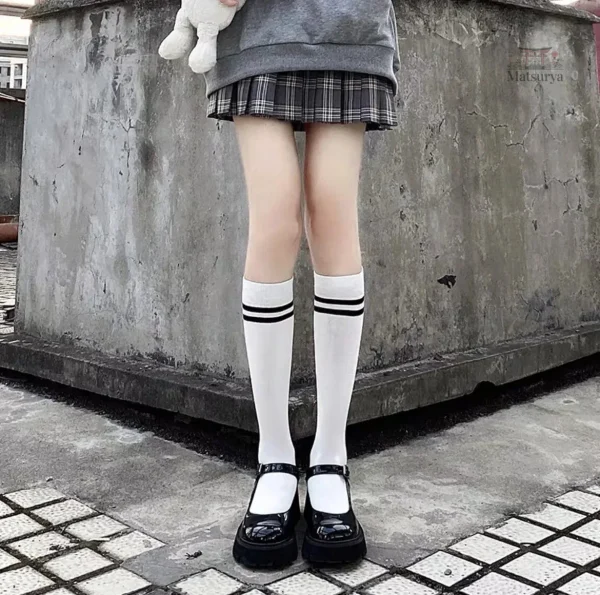 Chaussettes japonaises pour un look scolaire tendance
