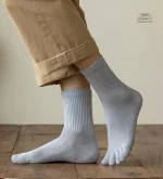 Modèle de chaussettes japonaises à 5 doigts