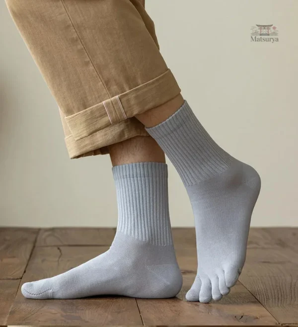 Modèle de chaussettes japonaises à 5 doigts