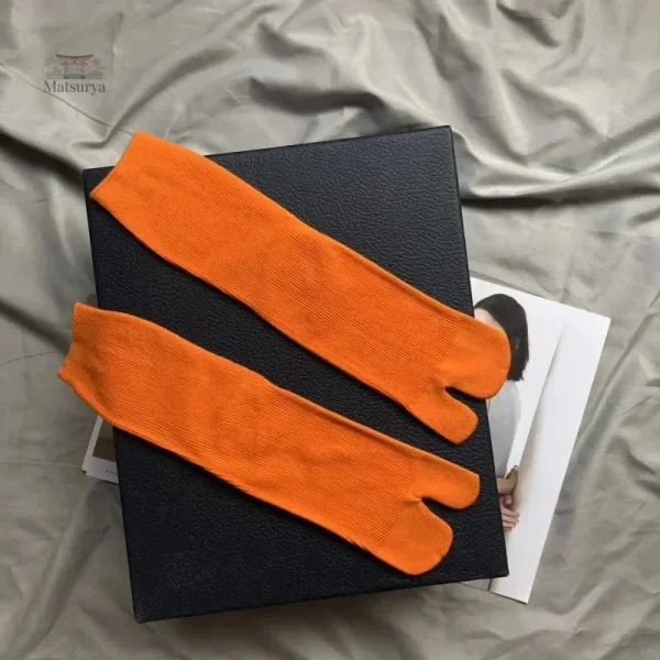 Chaussettes japonaises Tabi pour un look décontracté