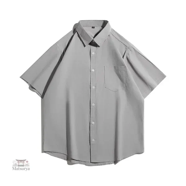 Mode estivale, chemise japonaise ample et confortable