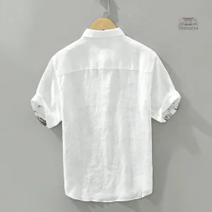 Chemise demi-ouverte inspirée de la mode japonaise