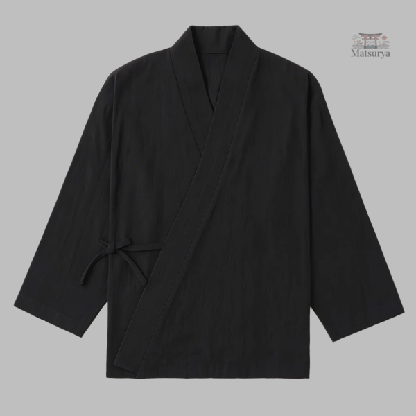 chemise-japonaise-noire-a-lacets-1 Chemise noire japonaise à lacets pour un style élégant et unique
