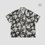 Chemise japonaise noire fleurie élégante