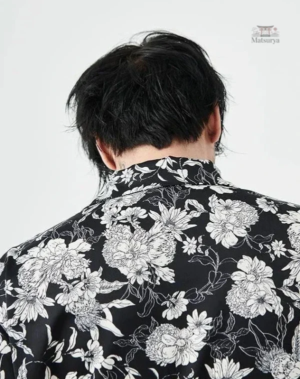 Chemise traditionnelle japonaise avec design floral