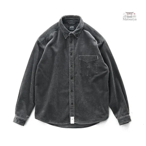 Style rétro japonais pour une allure élégante et décontractée