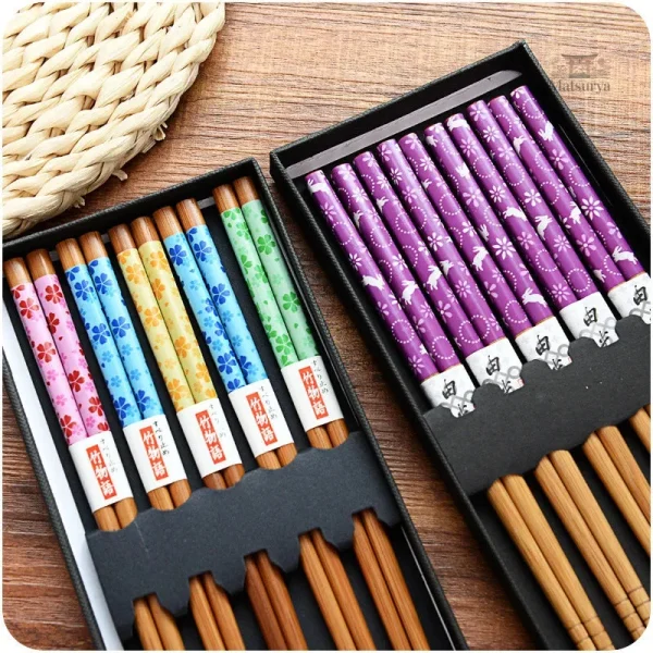 Baguettes japonaises en bambou, design élégant