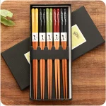 Coffret de baguettes traditionnelles japonaises