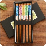 Set de baguettes, vaisselle japonaise authentique