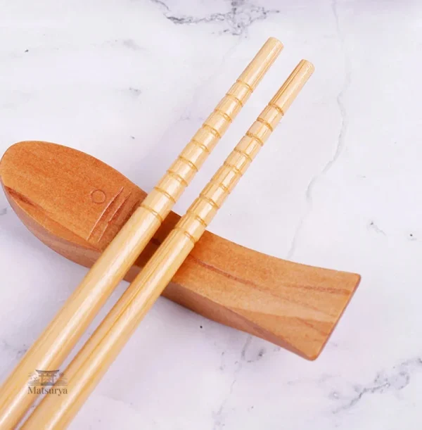 Baguettes traditionnelles japonaises en bambou