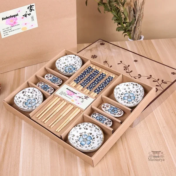 coffret-vaisselle-et-coupelle-en-ceramique-japonaise-1 Coffret vaisselle en céramique japonaise