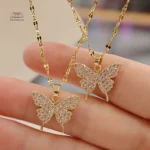 Accessoire papillon en cristal pour un look raffiné