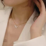 Bijou en cristal avec design papillon japonais